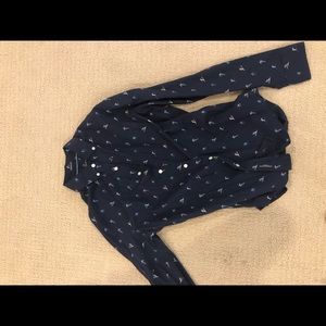 American Eagle Dress shirt with skiers